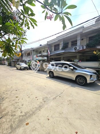Rumah Dijual Cempaka Putih. Komplek, Jalan Lebar. Ada Kost Aktif Rumah Dijual Cempaka Putih. Komplek, Jalan Lebar. Ada Kost Aktif