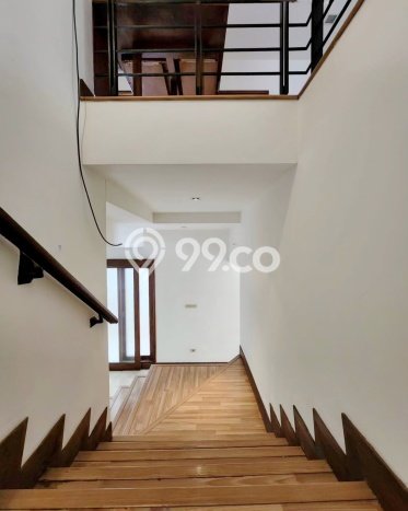 Super Nego Rumah Lebak Bulus Dijual. Komplek Strategis, Dkt Mrt Super Nego Rumah Lebak Bulus Dijual. Komplek Strategis, Dkt Mrt
