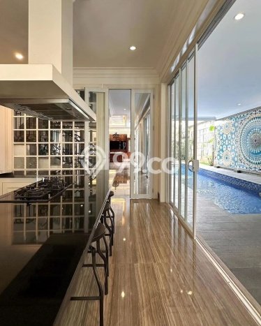 Rumah Dijual Senopati Area, Kebayoran Baru. Mewah, Terawat. Nego Rumah Dijual Senopati Area, Kebayoran Baru. Mewah, Terawat. Nego