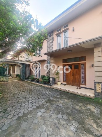 Rumah Dijual Jagakarsa, Jalan Utama Raya. Luas, Strategis Nego Rumah Dijual Jagakarsa, Jalan Utama Raya. Luas, Strategis Nego