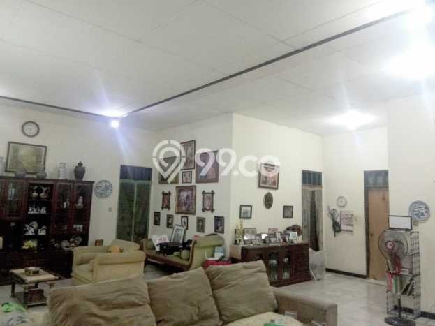 Rumah Elit Modern Tanpa Renovasi di Joglo Jakarta Barat Rumah Elit Modern Tanpa Renovasi di Joglo Jakarta Barat
