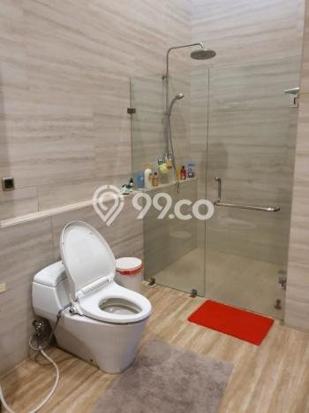 Rumah Elit LB 435m2 Siap Pakai Desain Elegan di Meruya, Jakarta Barat Rumah Elit LB 435m2 Siap Pakai Desain Elegan di Meruya, Jakarta Barat