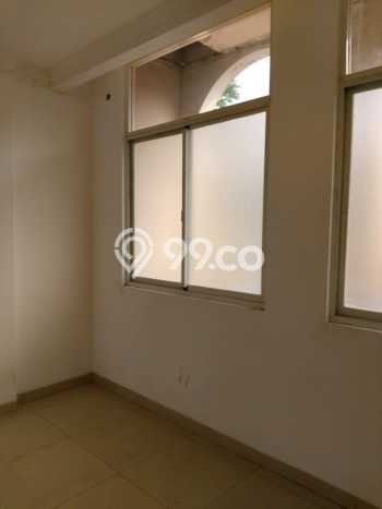 LOKASI PREMIUM! Ruko di , Luas 135m2m², Jalan Utama, Area Komersial LOKASI PREMIUM! Ruko di , Luas 135m2m², Jalan Utama, Area Komersial