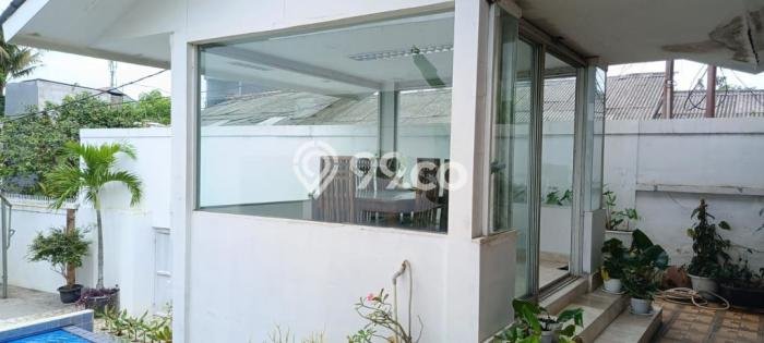 Rumah Strategis Minimalis Lb 400m2 di Ciputat Timur, Tangerang Selatan Rumah Strategis Minimalis Lb 400m2 di Ciputat Timur, Tangerang Selatan