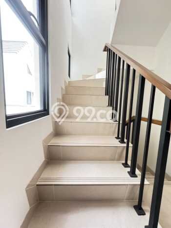 Hunian Cantik Minimalis Lb 150m2 di Cakung, Jakarta Timur Hunian Cantik Minimalis Lb 150m2 di Cakung, Jakarta Timur