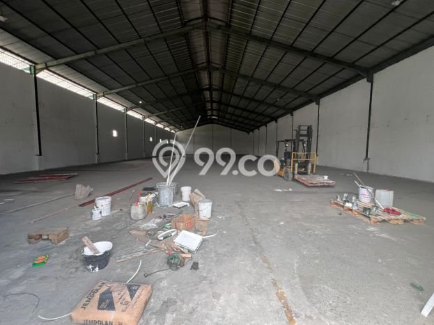 LOKASI STRATEGIS! Gudang di , Luas 1500m2m², Jalan Strategis LOKASI STRATEGIS! Gudang di , Luas 1500m2m², Jalan Strategis