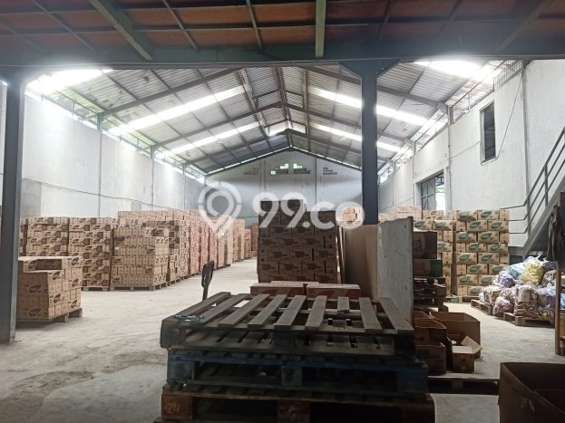 Unit Gudang Disewakan di Cengkareng Barat di Area Ramai & Strategis Unit Gudang Disewakan di Cengkareng Barat di Area Ramai & Strategis