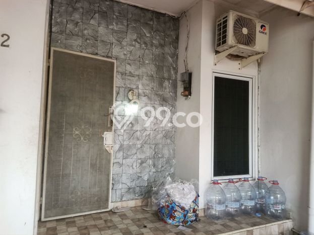 Rumah di , 2 KM, Dekat Pusat Kota, Luas 120m2m² LB 150m2m² Rumah di , 2 KM, Dekat Pusat Kota, Luas 120m2m² LB 150m2m²
