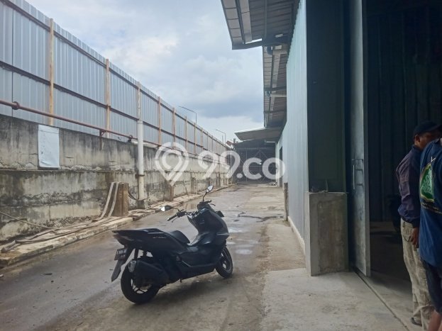 Unit Gudang Disewakan di Daan Mogot di Area Ramai & Strategis Unit Gudang Disewakan di Daan Mogot di Area Ramai & Strategis
