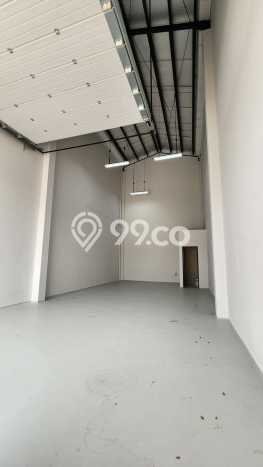 LOKASI STRATEGIS! Gudang di Pantai Indah Kapuk 2, Luas 102m², Area Berkembang LOKASI STRATEGIS! Gudang di Pantai Indah Kapuk 2, Luas 102m², Area Berkembang