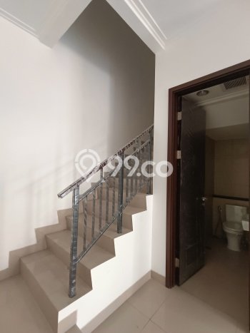 LOKASI STRATEGIS! Rumah di Pantai Indah Kapuk 2, Akses ke Tol, 3 KT, LT 100m² Bangunan 142m² LOKASI STRATEGIS! Rumah di Pantai Indah Kapuk 2, Akses ke Tol, 3 KT, LT 100m² Bangunan 142m²