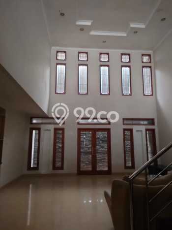 For Sale! Luxury House LT 220m2 Desain Modern di Otista For Sale! Luxury House LT 220m2 Desain Modern di Otista