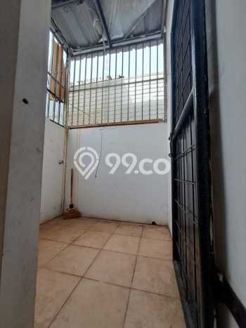 Disewakan! Rumah 2 Kamar Tidur &
2 Kamar Mandi di Taman Kopo Indah, Bandung Disewakan! Rumah 2 Kamar Tidur &
2 Kamar Mandi di Taman Kopo Indah, Bandung