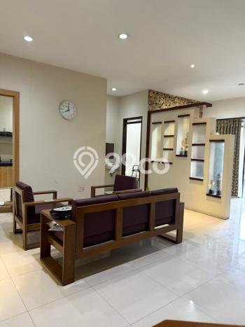 Rumah Luxury Modern Tanpa Renovasi di Singgasana Bandung Rumah Luxury Modern Tanpa Renovasi di Singgasana Bandung