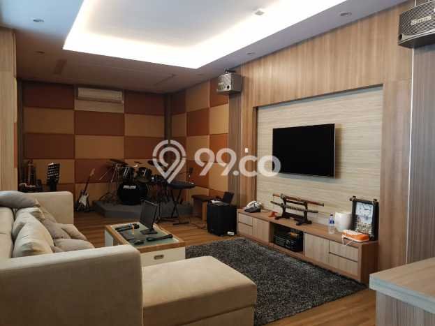 Ready to Use! Luxury House LT 365m2 Desain Elegan di Kopo Ready to Use! Luxury House LT 365m2 Desain Elegan di Kopo