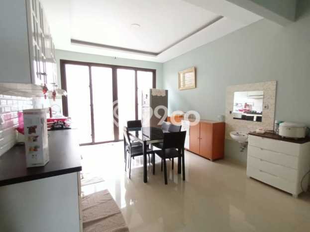 Hunian Cantik Modern Lb 220m2 di Sukasari, Bandung Hunian Cantik Modern Lb 220m2 di Sukasari, Bandung