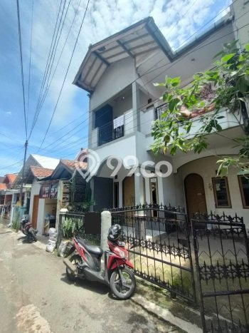 For Sale Rumah 5 Kamar Lokasi Ideal Nyaman dan Strategis di Cimahi Selatan For Sale Rumah 5 Kamar Lokasi Ideal Nyaman dan Strategis di Cimahi Selatan