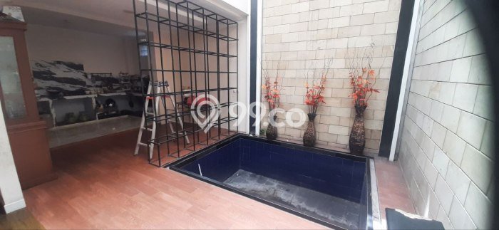 Disewakan! Rumah 3 Kamar Tidur &
1 Kamar Mandi di Turangga, Bandung Disewakan! Rumah 3 Kamar Tidur &
1 Kamar Mandi di Turangga, Bandung