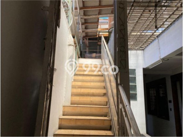 Disewakan Rumah Nyaman LT 1060m2 / LB 900m2 di Riau, Bandung Disewakan Rumah Nyaman LT 1060m2 / LB 900m2 di Riau, Bandung
