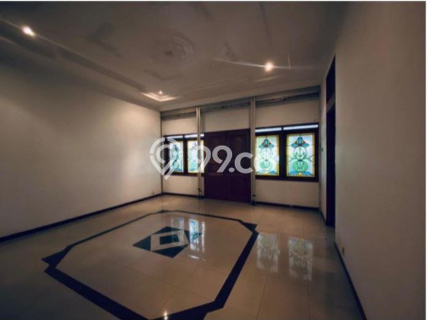 Disewakan Rumah Nyaman LT 1060m2 / LB 900m2 di Riau, Bandung Disewakan Rumah Nyaman LT 1060m2 / LB 900m2 di Riau, Bandung