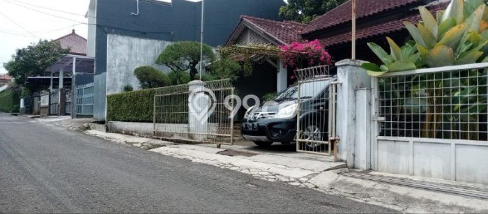 For Sale! Premium House LT 250m2 Desain Elegan di Cigadung For Sale! Premium House LT 250m2 Desain Elegan di Cigadung