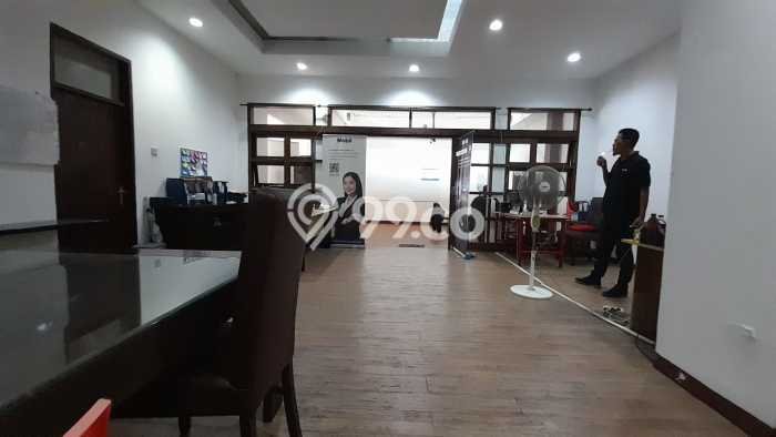 Rumah Elit LB 215m2 Siap Pakai Desain Elegan di BKR, Bandung Rumah Elit LB 215m2 Siap Pakai Desain Elegan di BKR, Bandung