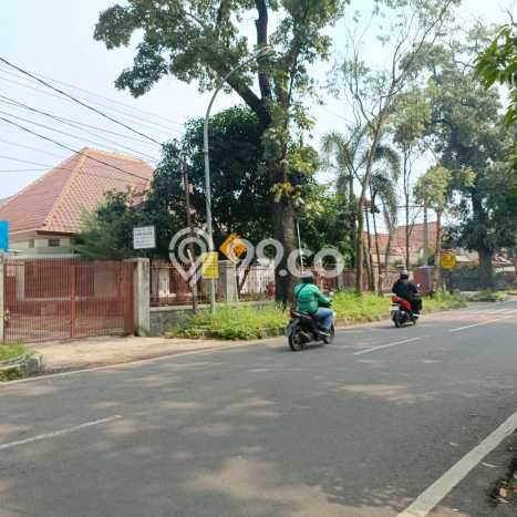 Sewa Rumah Nyaman LT 1063m2 / LB 600m2 di Riau, Bandung Sewa Rumah Nyaman LT 1063m2 / LB 600m2 di Riau, Bandung