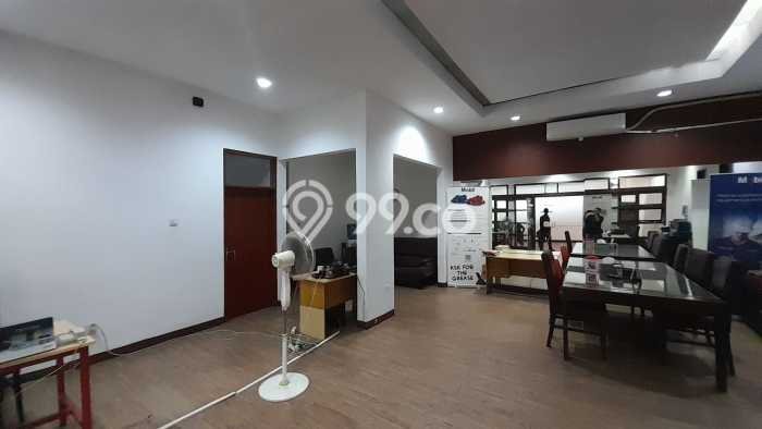 Rumah Elit LB 215m2 Siap Pakai Desain Elegan di BKR, Bandung Rumah Elit LB 215m2 Siap Pakai Desain Elegan di BKR, Bandung