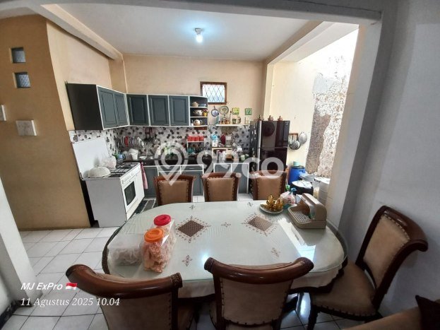 FEATURED! Rumah Asri di Antapani, Luas 112m2m² LB 65m2m² FEATURED! Rumah Asri di Antapani, Luas 112m2m² LB 65m2m²