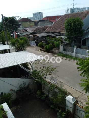 Dijual Rumah 4 Kamar Lokasi Strategis Nyaman dan Strategis di Kelapa Dua Dijual Rumah 4 Kamar Lokasi Strategis Nyaman dan Strategis di Kelapa Dua