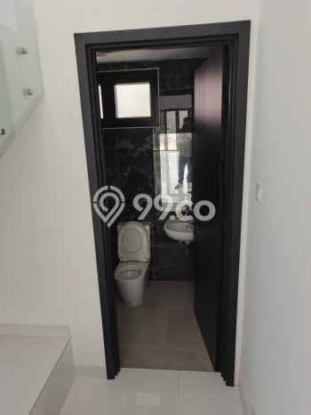 Rumah Luxury Modern Tanpa Renovasi di BSD Puspita Loka Tangerang Rumah Luxury Modern Tanpa Renovasi di BSD Puspita Loka Tangerang