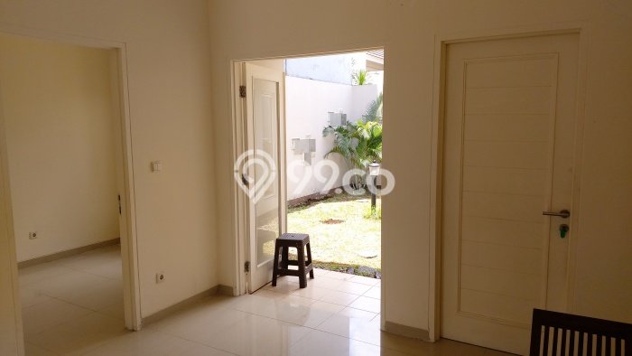Disewakan! Rumah 2 Kamar Tidur &
2 Kamar Mandi di Suvarna Sutera, Tangerang Disewakan! Rumah 2 Kamar Tidur &
2 Kamar Mandi di Suvarna Sutera, Tangerang
