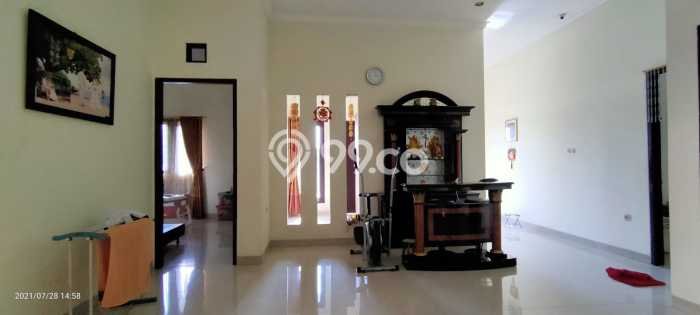 Hunian Mewah LB 360m2 Siap Huni Desain Elegan di Holis Cigondewah, Bandung Hunian Mewah LB 360m2 Siap Huni Desain Elegan di Holis Cigondewah, Bandung
