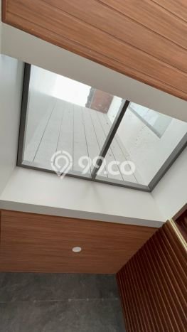 Ready to Use! Luxury House LT 115m2 Desain Elegan di Setra Duta Ready to Use! Luxury House LT 115m2 Desain Elegan di Setra Duta