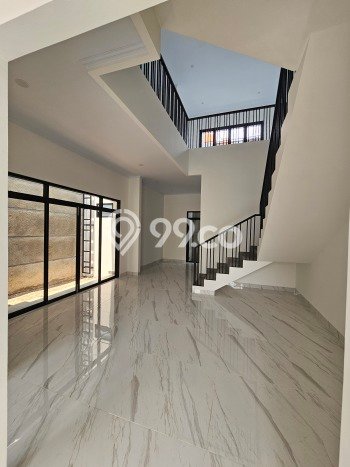 Hunian Mewah LB 177m2 Siap Pakai Desain Elegan di Meruya, Jakarta Barat Hunian Mewah LB 177m2 Siap Pakai Desain Elegan di Meruya, Jakarta Barat
