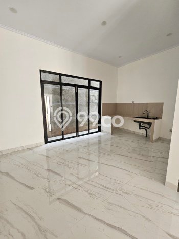 Hunian Mewah LB 177m2 Siap Pakai Desain Elegan di Meruya, Jakarta Barat Hunian Mewah LB 177m2 Siap Pakai Desain Elegan di Meruya, Jakarta Barat