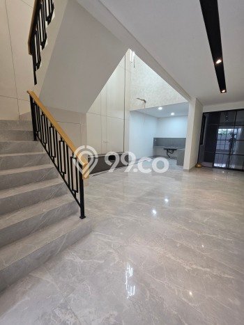 Rumah Luxury Modern Siap Huni di Taman Palem Jakarta Barat Rumah Luxury Modern Siap Huni di Taman Palem Jakarta Barat