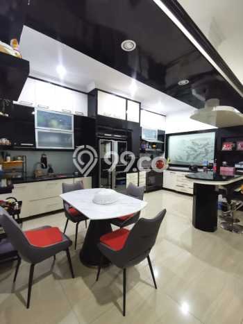 Jual Rumah Mewah Elegan Dengan View Eksklusif di Pantai Indah Kapuk, Jakarta Utara Jual Rumah Mewah Elegan Dengan View Eksklusif di Pantai Indah Kapuk, Jakarta Utara