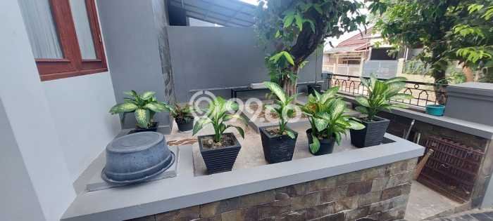 Rumah LT 144m² / LB 220m² Fasilitas Kolam Renang di Pulomas, Jakarta Timur Rumah LT 144m² / LB 220m² Fasilitas Kolam Renang di Pulomas, Jakarta Timur