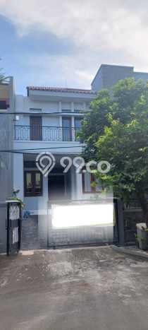 Rumah LT 144m² / LB 220m² Fasilitas Kolam Renang di Pulomas, Jakarta Timur Rumah LT 144m² / LB 220m² Fasilitas Kolam Renang di Pulomas, Jakarta Timur