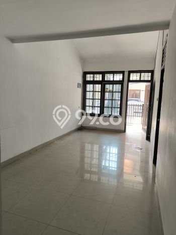 For Sale Rumah 4 Kamar Lokasi Ideal Bagus dan Strategis di Kelapa Gading For Sale Rumah 4 Kamar Lokasi Ideal Bagus dan Strategis di Kelapa Gading