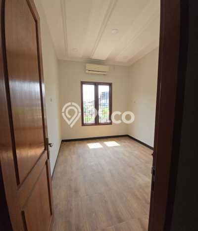 Jual Rumah Luas Elegan Dengan View Eksklusif di Pegangsaan, Jakarta Utara Jual Rumah Luas Elegan Dengan View Eksklusif di Pegangsaan, Jakarta Utara