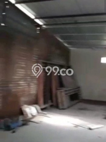 Gudang Disewakan Kawasan Singosari, Luas 300m², Lokasi Komersial Gudang Disewakan Kawasan Singosari, Luas 300m², Lokasi Komersial