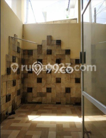 Rumah di , Malang, LT 104m2m² Bangunan 170m2m² Rumah di , Malang, LT 104m2m² Bangunan 170m2m²