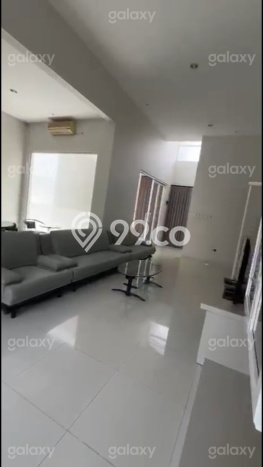Rumah Strategis di , 3 KT, Area Nyaman, Luas 300m2m² LB 250m2m² Rumah Strategis di , 3 KT, Area Nyaman, Luas 300m2m² LB 250m2m²