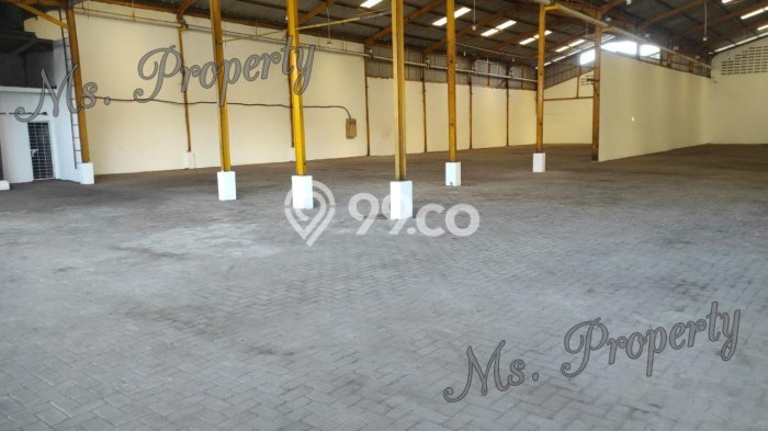 Unit Gudang Paling Strategis di Asemrowo Surabaya dengan LB 1428m2 Unit Gudang Paling Strategis di Asemrowo Surabaya dengan LB 1428m2