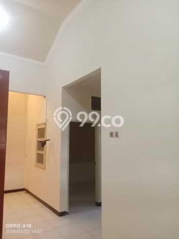 Lokasi terbaik! Rumah siap pakai dikontrakkan di Cipondoh LB 72m2 Lokasi terbaik! Rumah siap pakai dikontrakkan di Cipondoh LB 72m2