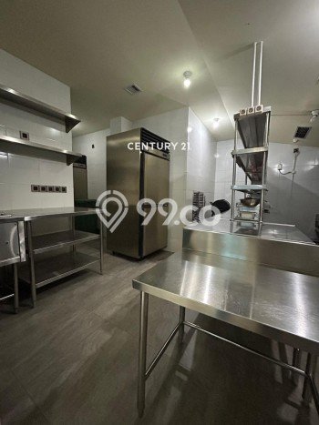 Kantor Bagus LT 408m2 LB 1780m2 Dijual di Kebayoran Baru Jakarta Selatan Kantor Bagus LT 408m2 LB 1780m2 Dijual di Kebayoran Baru Jakarta Selatan
