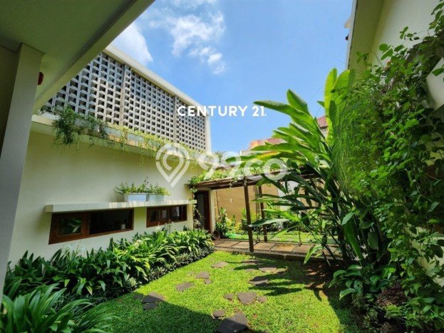 Rumah Elit Modern Tanpa Renovasi di BSD City Tangerang Rumah Elit Modern Tanpa Renovasi di BSD City Tangerang