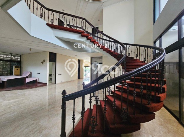 Ready to Use! Luxury House LT 900m2 Desain Modern di Pondok Indah Ready to Use! Luxury House LT 900m2 Desain Modern di Pondok Indah